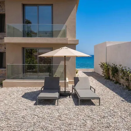 Lapis Nera - Beachfront&free Heated Pools Villa
