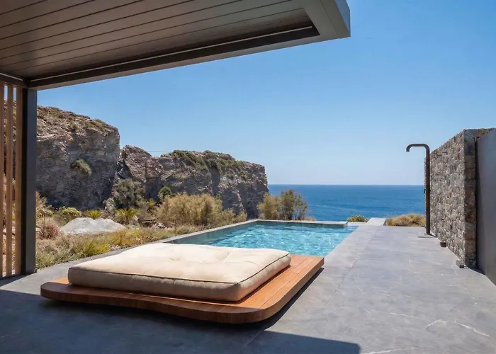 Lapis Nera - Beachfront&free Heated Pools Villa *